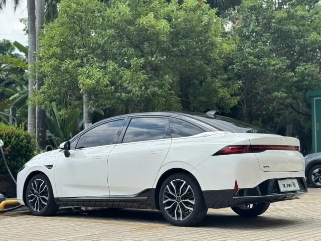 Xpeng P5 — Фото автомобиля 16