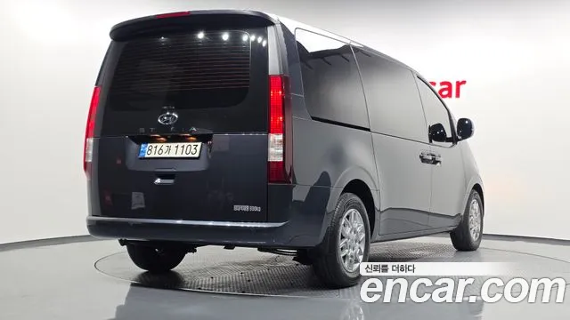 Фотография автомобиля — Hyundai Staria