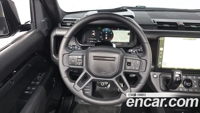 Land Rover Defender — Фото автомобиля 13