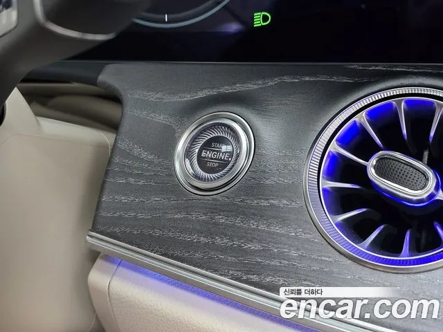 Mercedes-Benz E-Class — Фото автомобиля 16