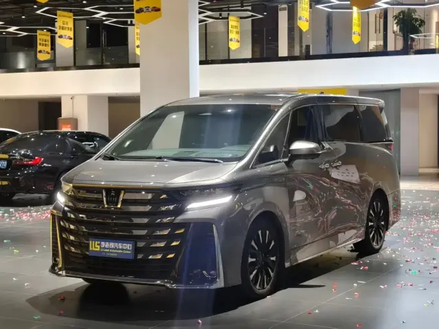 Фотография автомобиля — Toyota Vellfire