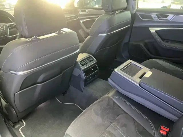 Audi A7L — Фото автомобиля 5