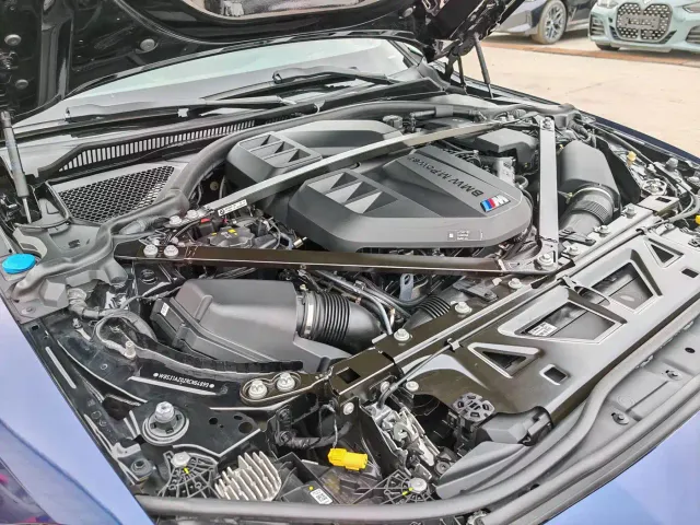 BMW M4 — Фото автомобиля 12