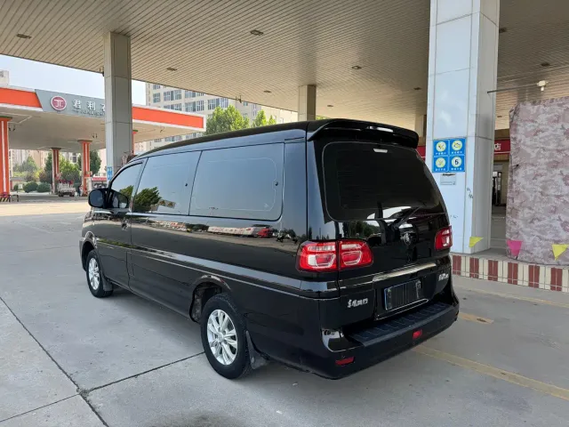 Dongfeng Fengxing Lingzhi 2022 Struggle Edition M5L 1.6L Luxury 7-seater — Фото автомобиля 10