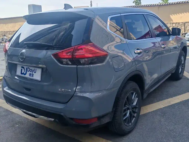 Nissan X-Trail — Фото автомобиля 4