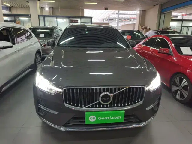 Volvo XC60 — Фото автомобиля 2