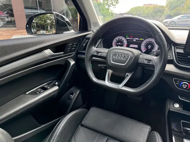 Audi Q5L — Фото автомобиля 6