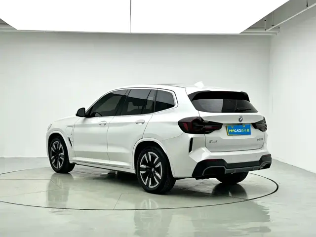 BMW BMW iX3 2024 Leading Edition — Фото автомобиля 7