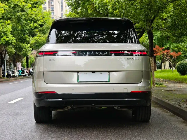 Lynk & Co 900 — Фото автомобиля 16