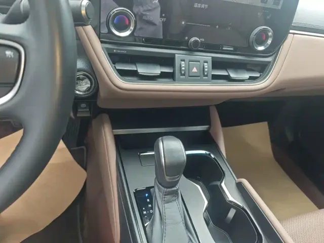 Lexus ES — Фото автомобиля 12