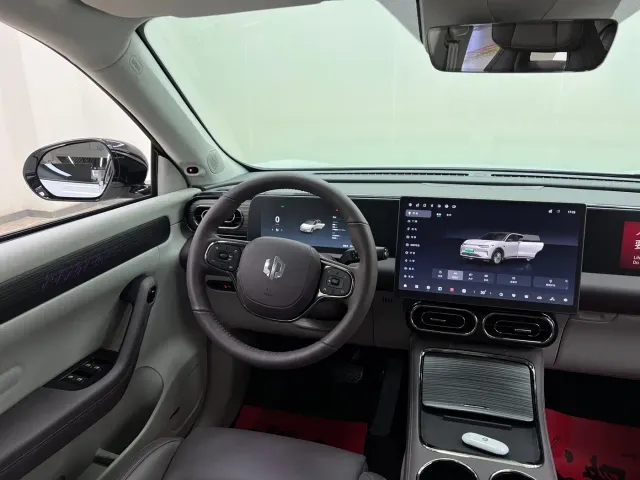 Leapmotor C11 — Фото автомобиля 22