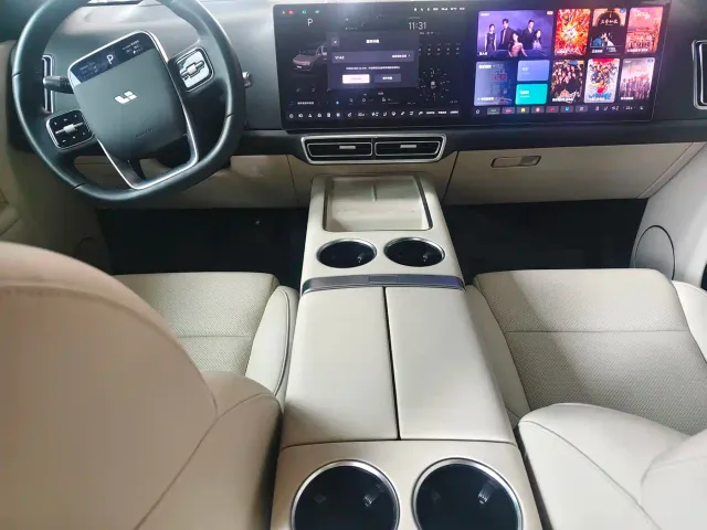 Li Auto L8 — Фото автомобиля 7