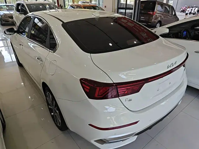 Kia K3 — Фото автомобиля 4