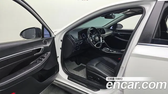 Hyundai Sonata Sonata (DN8) 2.0 LPG(Для проката) — Фото автомобиля 10