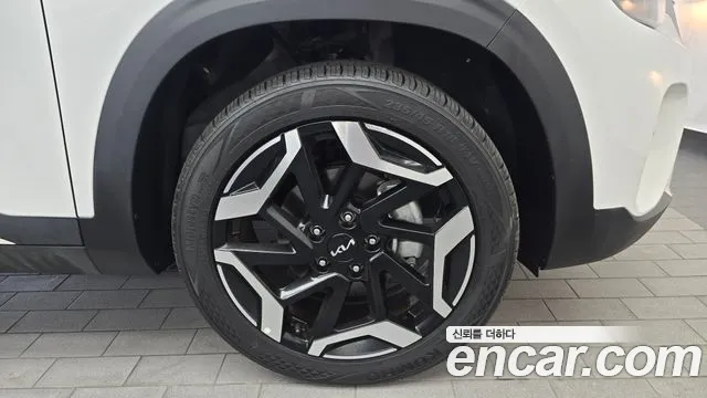 Kia Seltos Новый Seltos Бензин 2.0 2WD — Фото автомобиля 21