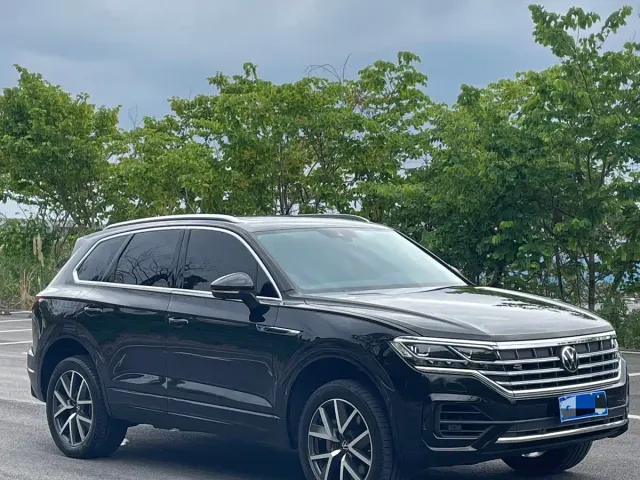 Volkswagen Touareg — Фото автомобиля 3