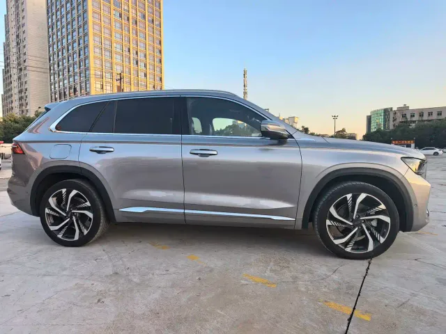 Geely Xingyue L — Фото автомобиля 4