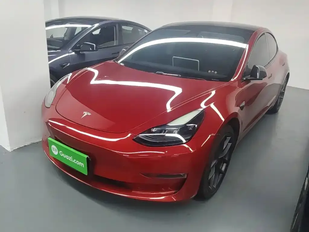 Фотография автомобиля — Tesla Model 3