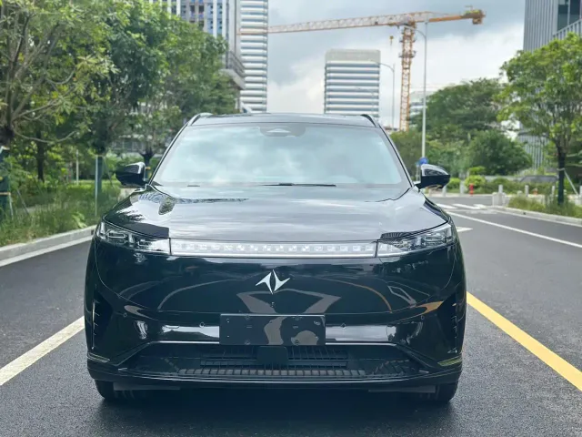 Dongfeng eπ 008 — Фото автомобиля 2