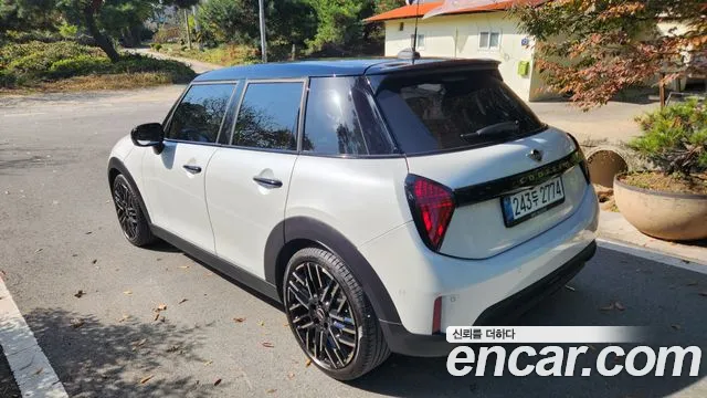 MINI Cooper 4th Gen — Фото автомобиля 6