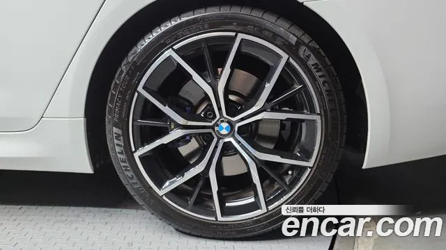 BMW 5-Series — Фото автомобиля 21