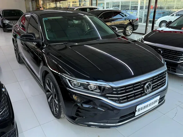 Volkswagen Passat — Фото автомобиля 3