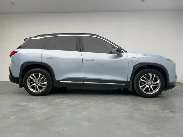 Nio ES6 — Фото автомобиля 17