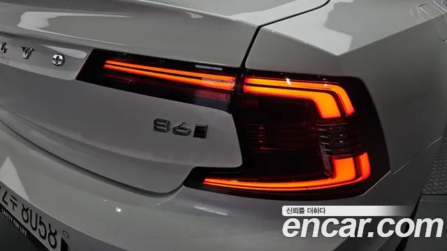 Volvo S90 — Фото автомобиля 8