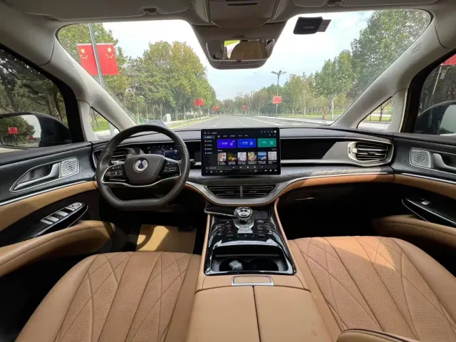 Denza Denza D9 2024 DM-i 980 AWD Flagship — Фото автомобиля 7
