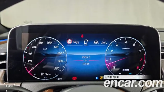Mercedes-Benz E-Class — Фото автомобиля 6