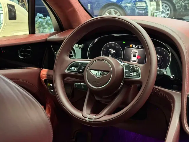 Bentley Bentayga — Фото автомобиля 10