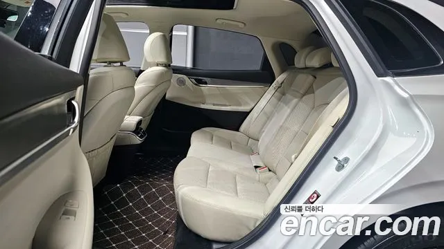 Hyundai Grandeur — Фото автомобиля 12