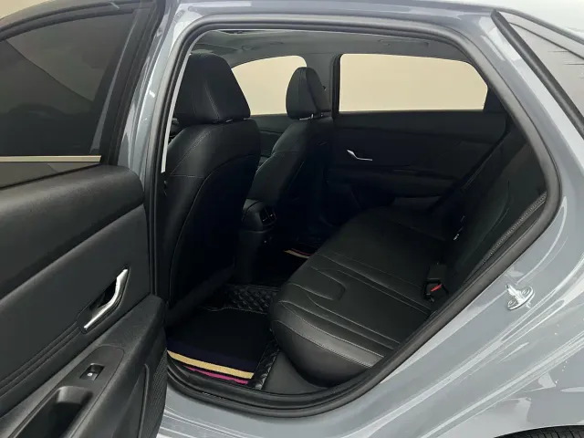 Hyundai Elantra — Фото автомобиля 13