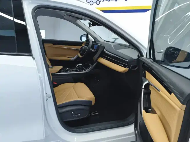 Geely Boyue L — Фото автомобиля 8