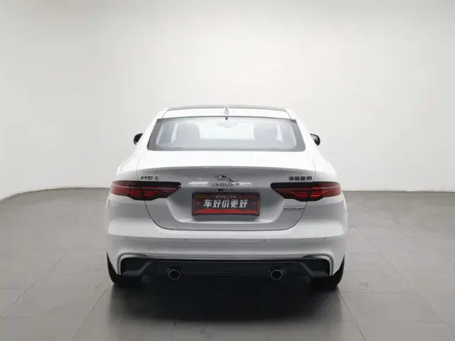 Jaguar XEL — Фото автомобиля 4