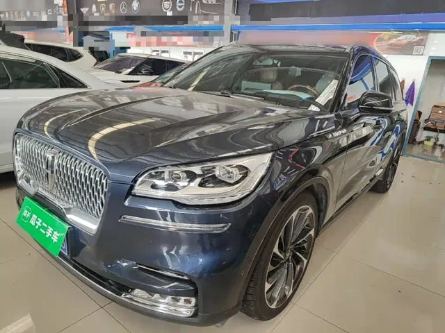 Фотография автомобиля — Lincoln Aviator