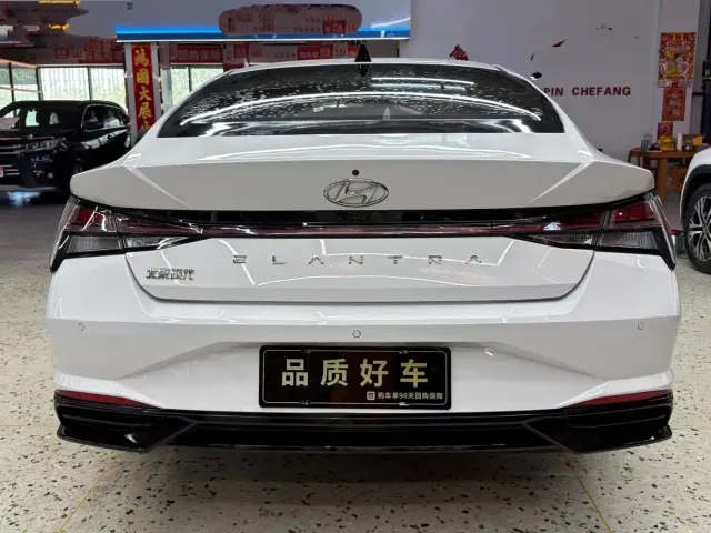 Hyundai Elantra — Фото автомобиля 5