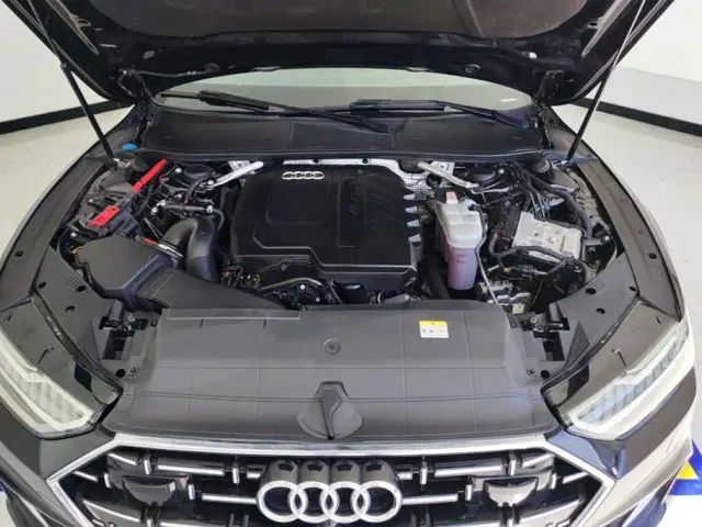 Audi A7L — Фото автомобиля 10