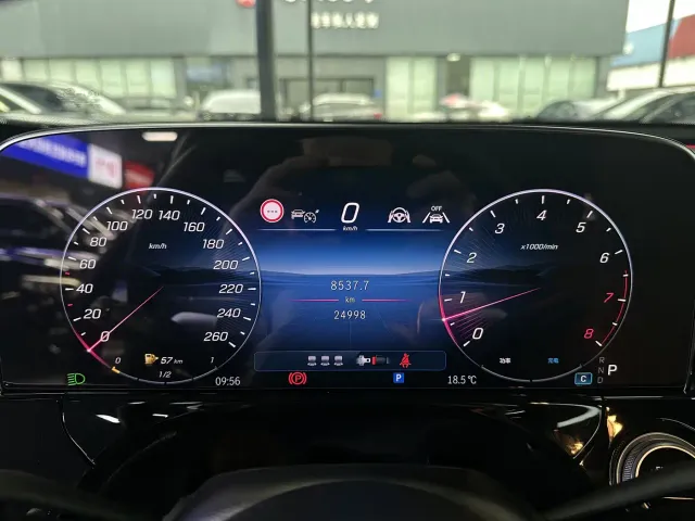 Mercedes-Benz E-Class — Фото автомобиля 13