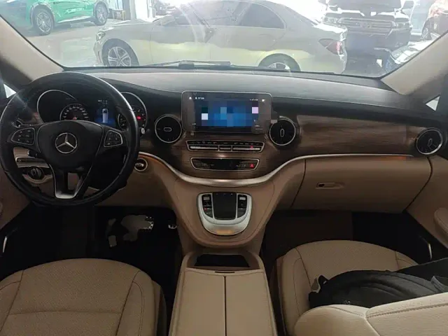 Mercedes-Benz V-Class — Фото автомобиля 9