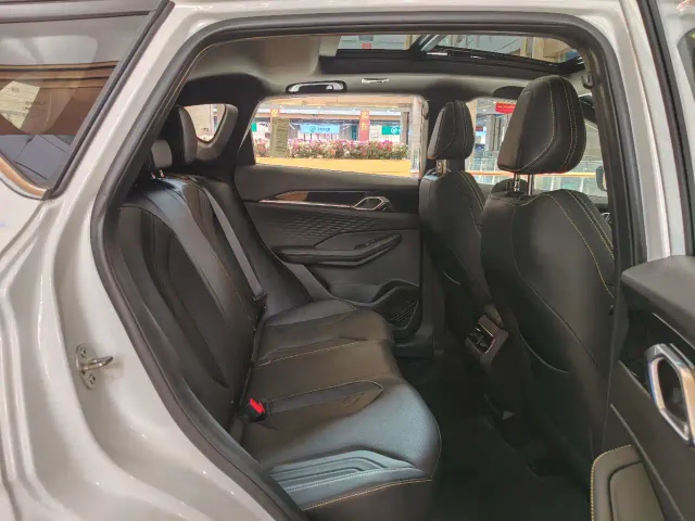 Geely Binyue — Фото автомобиля 8