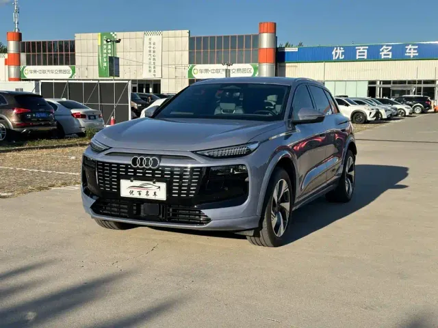 Фотография автомобиля — Audi Q6L e-tron