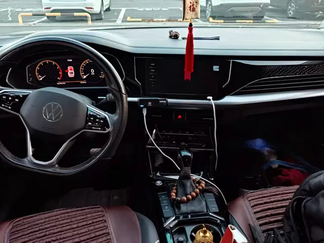 Volkswagen Passat — Фото автомобиля 4
