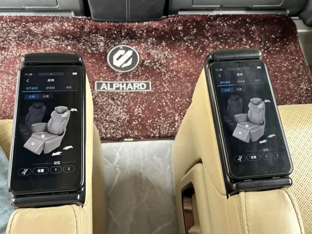 Toyota Alphard — Фото автомобиля 15