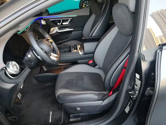 Mercedes-Benz EQE AMG — Фото автомобиля 10