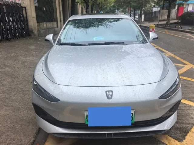 Roewe D7 — Фото автомобиля 2