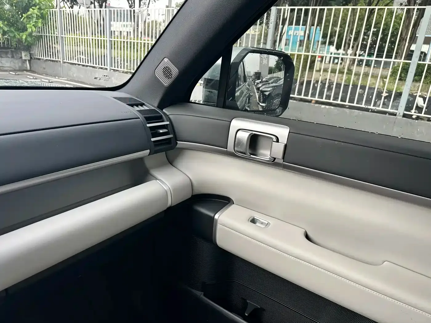 Fang Cheng Bao Titanium 7 2025 AWD Base Model — Фото автомобиля 16