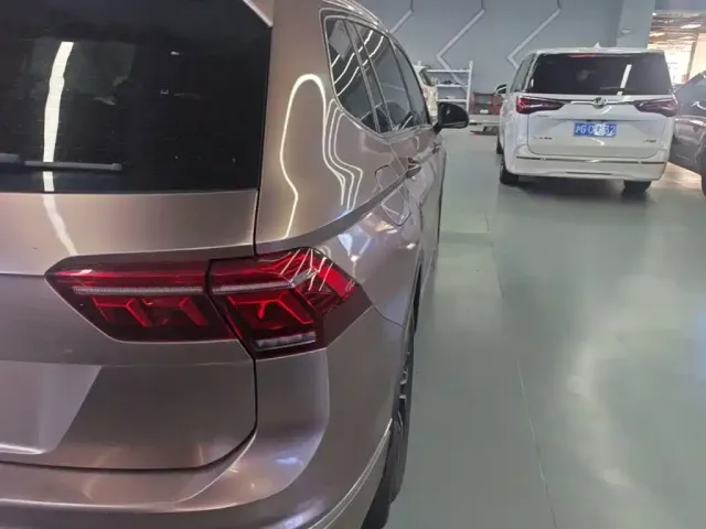 Volkswagen Tiguan L — Фото автомобиля 20