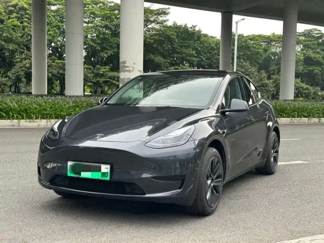 Фотография автомобиля — Tesla Model Y