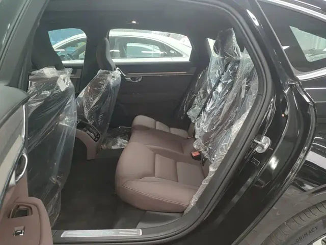 Volvo S90 — Фото автомобиля 16